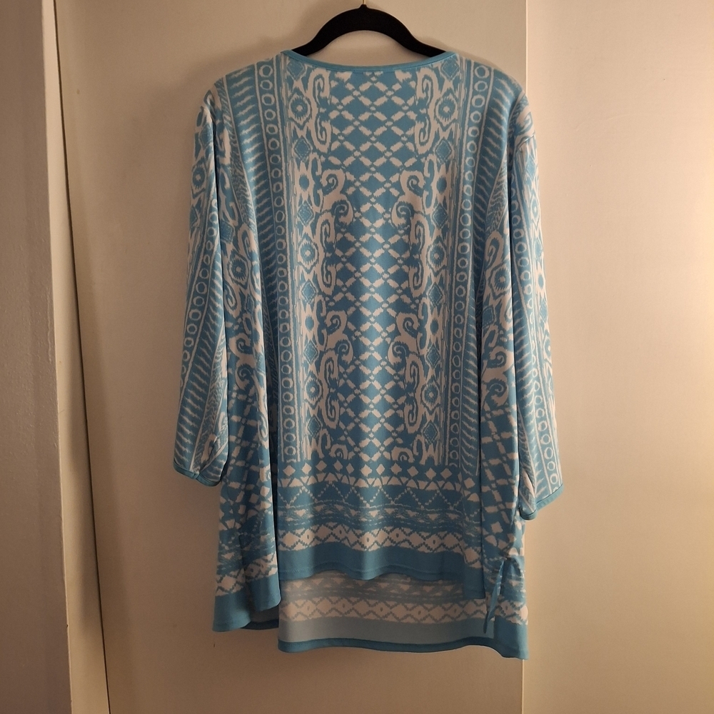 Susan Graver Blue Patterned Women's 3/4 Sleeve Top - Picture 2 of 10